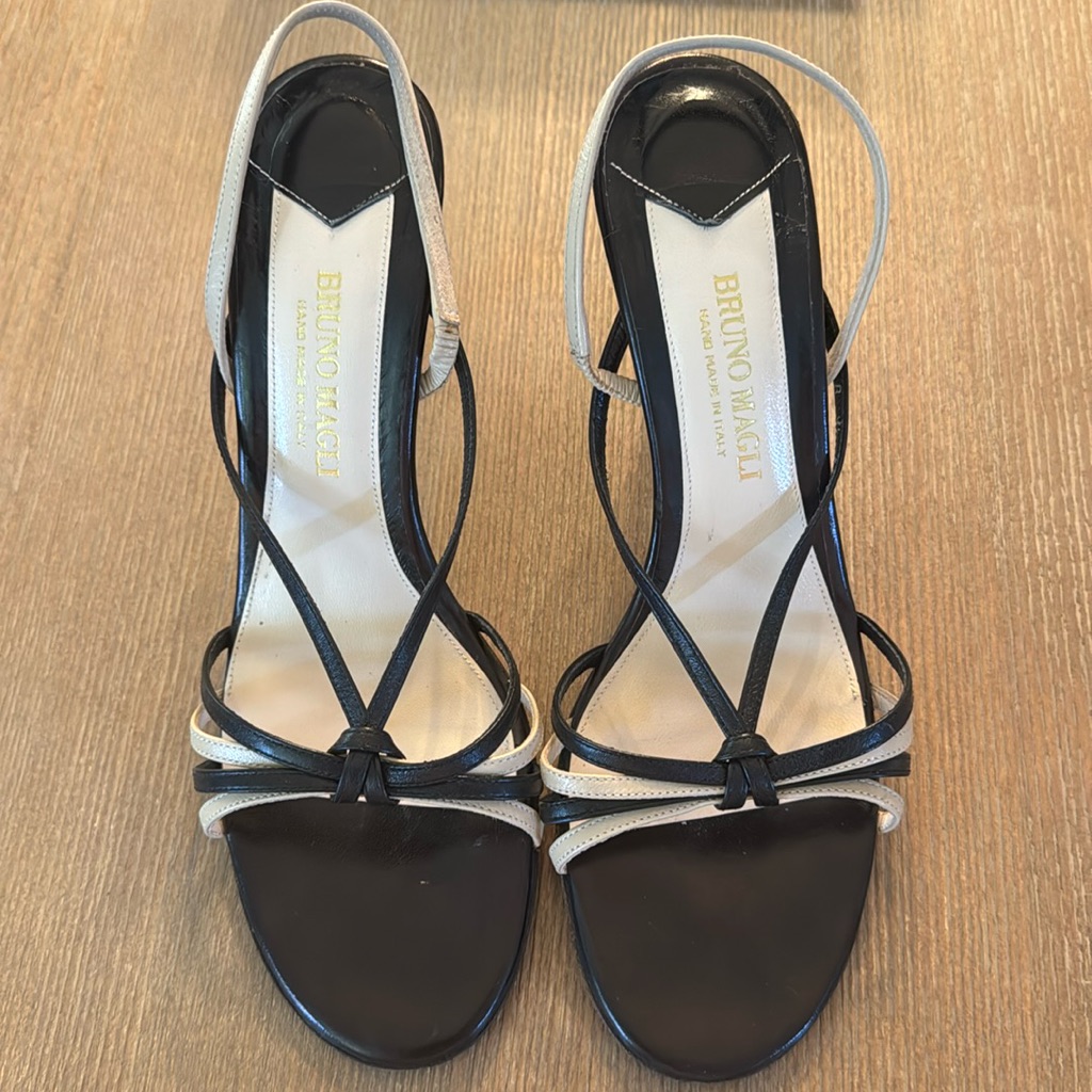 Bruno Magli Size 9.5 Black And Beige Leather Sandals. Like New